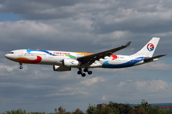 CHINA EASTERN AIRBUS A330 300 BJS RF IMG_7108.jpg