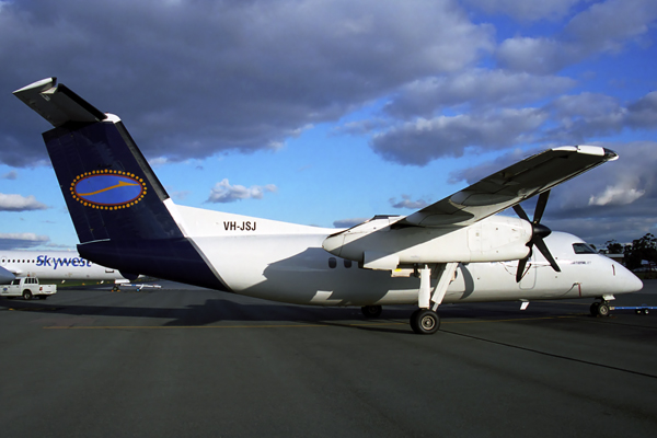 NATIONAL JET DASH 8 100 PER RF 1886 5.jpg