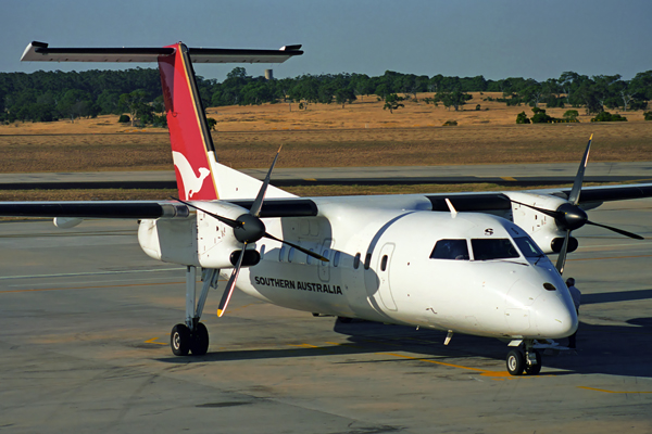 SOUTHERN AUSTRALIA DASH 8 100 MEL RF 1006 23.jpg