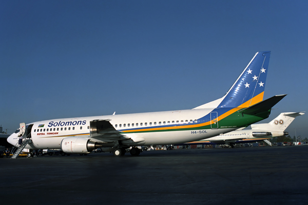 SOLOMONS BOEING 737 400 BNE RF 570 22.jpg