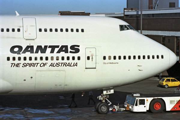 QANTAS BOEING 747 300 SYD RF 073 21.jpg