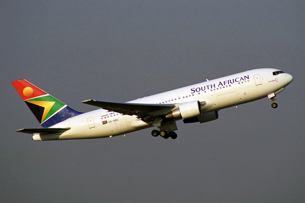 SOUTH AFRICAN BOEING 767 200 JNB RF 1480 15.jpg