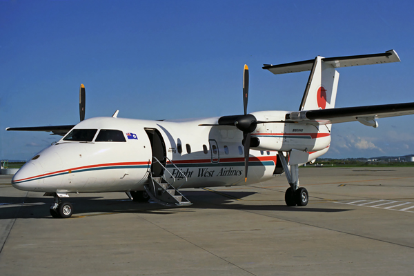 FLIGHT WEST DASH 8 100 BNE RF 491 4.jpg