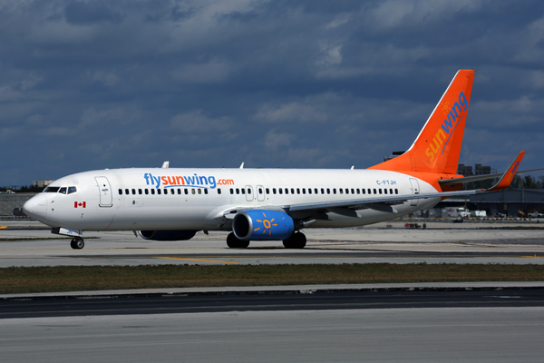 SUNWING BOEING 737 800 FLL RF 5K5A9322.jpg