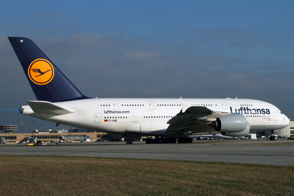 LUFTHANSA AIRBUS A380 IAH RF IMG_8874.jpg