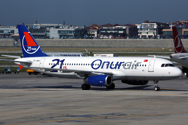 ONURAIR AIRBUS A320 IST RF 5K5A0988.jpg