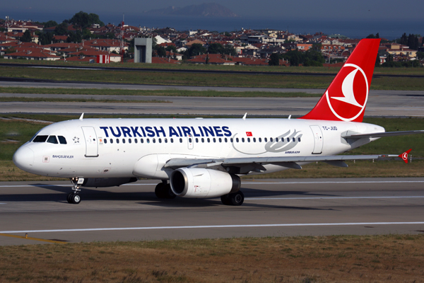 TURKISH AIRLINES AIRBUS A319 IST RF 5K5A0534.jpg