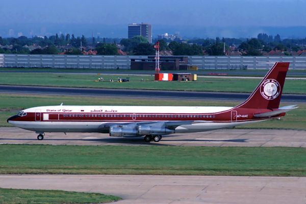 STATE OF QATAR BOEING 707 LHR RF 105 15.jpg