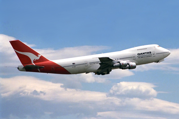 QANTAS BOEING 747 200 SYD RF 130 31.jpg