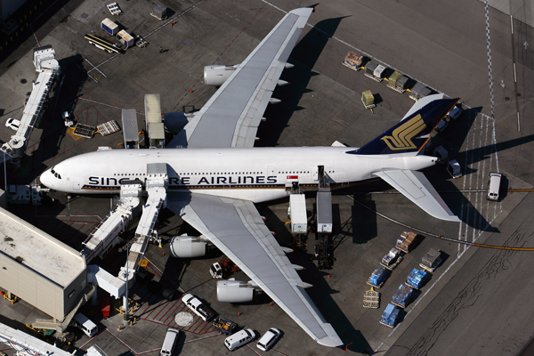 SINGAPORE AIRLINES AIRBUS A380 LAX RF 0038.jpg