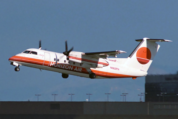 HORIZON AIR DASH 8 100 SEA RF 199 5.jpg