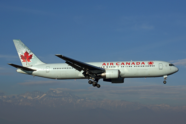 AIR CANADA BOEING 767 300 SCL RF 5K5A2150.jpg