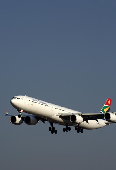 SOUTH AFRICAN AIRBUS A340 600 JNB RF 5K5A1970.jpg