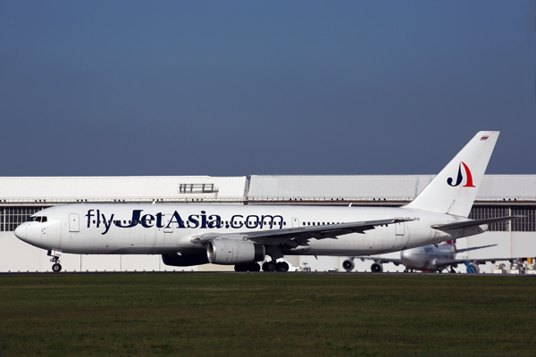 FLY JET ASIA COM BOEING 767 300 NRT RF 5K5A1535.jpg