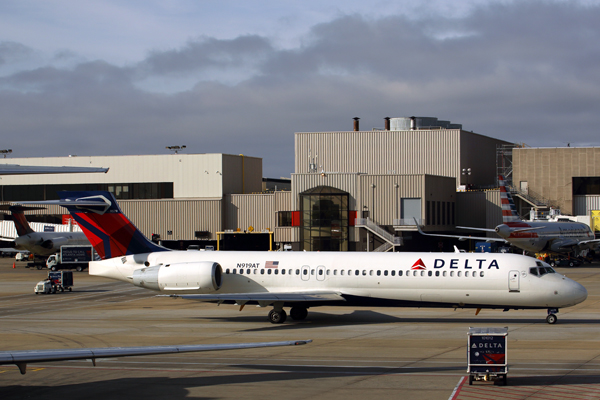 DELTA BOEING 717 ATL RF 5K5A9042.jpg