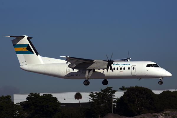 BAHAMASAIR DASH 8 300 FLL RF 5K5A8349.jpg