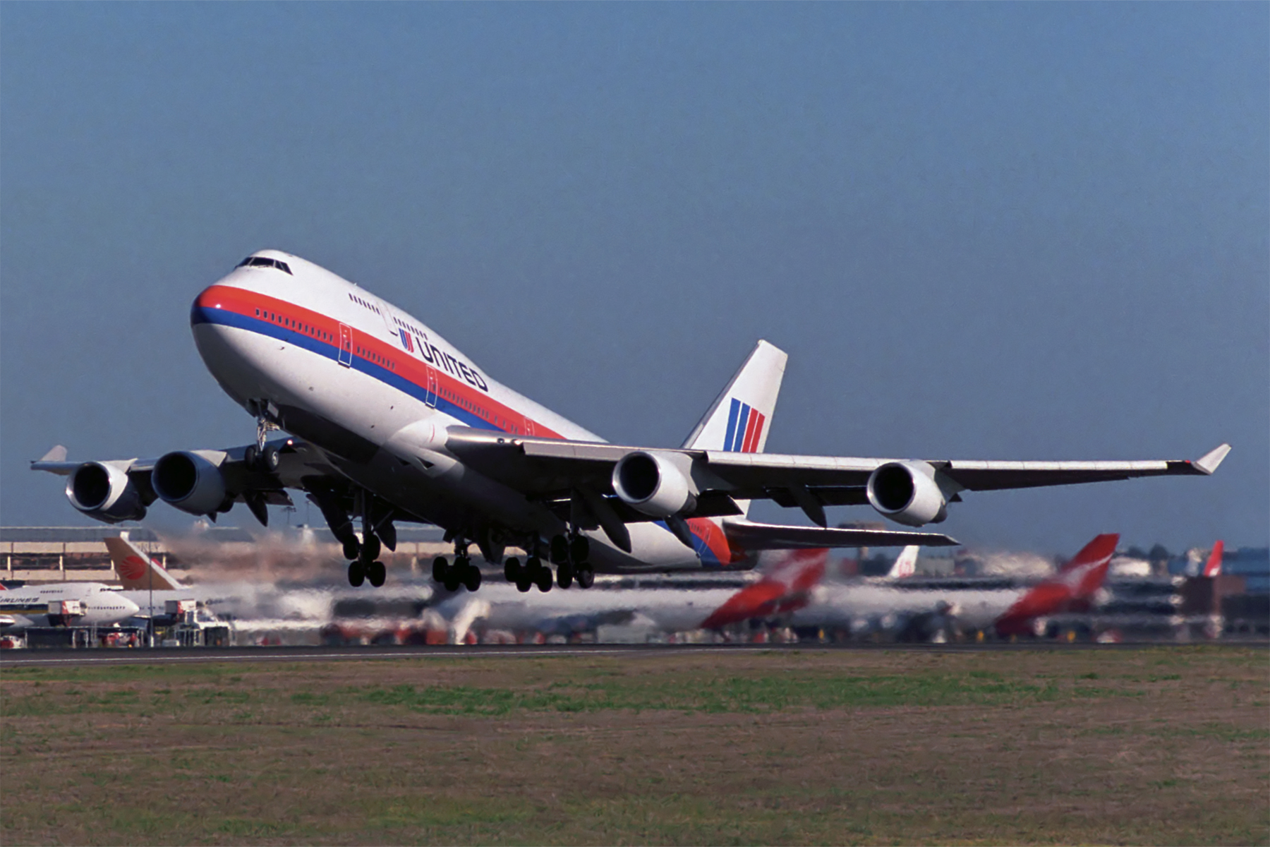 UNITED BOEING 747 400 SYD RF 376 11.jpg