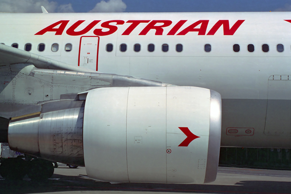 AUSTRIAN AIRBUS A313 300 NRT RF 435 30.jpg