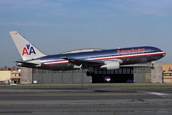 AMERICAN BOEING 767 200 JFK RF 327 18.jpg