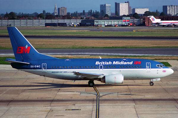 BRITISH MIDLAND BOEING 737 500 LHR RF 720 21.jpg