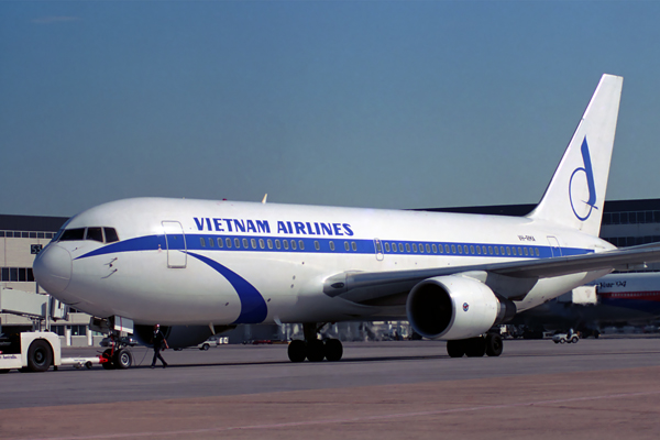 VIETNAM AIRLINES BOEING 767 200 SYD RF 788 9.jpg