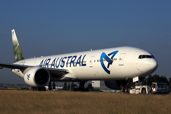 AIR AUSTRAL BOEING 777 300ER CDG RF 5K5A2595.jpg