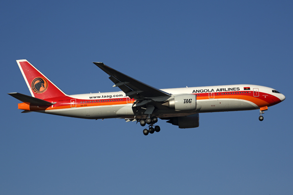 TAAG ANGOLA BOEING 777 200 JNB RF 5K5A2514.jpg