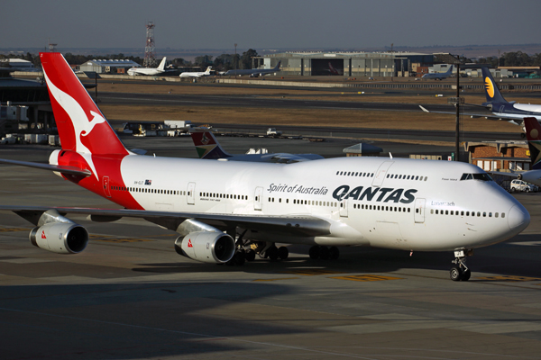 QANTAS BOEING 747 400 JNB RF 5K5A2313.jpg