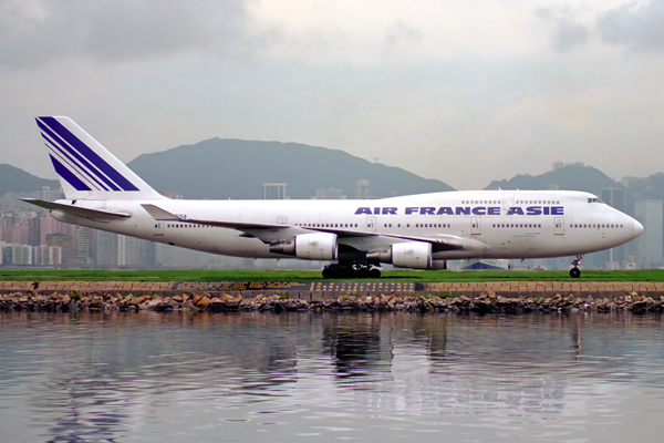 AIR FRANCE ASIE BOEING 747 400 HKG RF 827 7.jpg