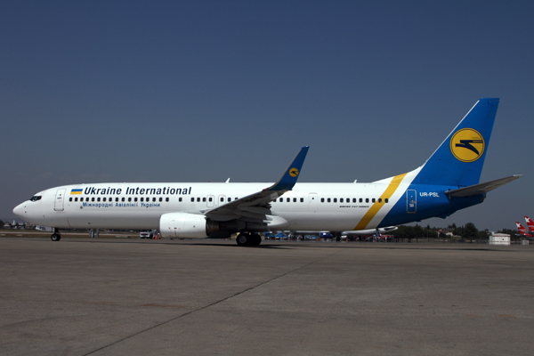 UKRAINE INTERNATIONAL BOEING 737 900ER AYT RF IMG_9338.jpg