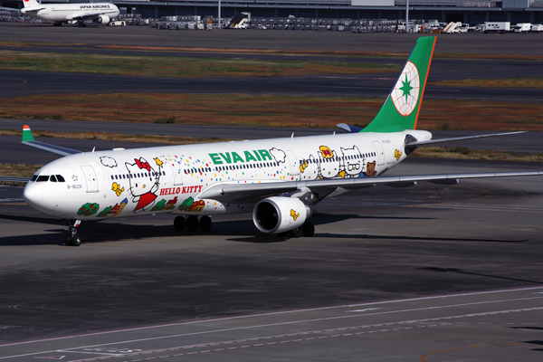 EVA AIR AIRBUS A330 300 HND RF 5K5A0833.jpg