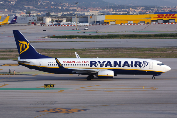 RYANAIR BOEING 737 800 BCN RF 5K5A5586.jpg