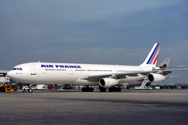 AIR FRANCE AIRBUS A340 300 BKK RF 860 34.jpg