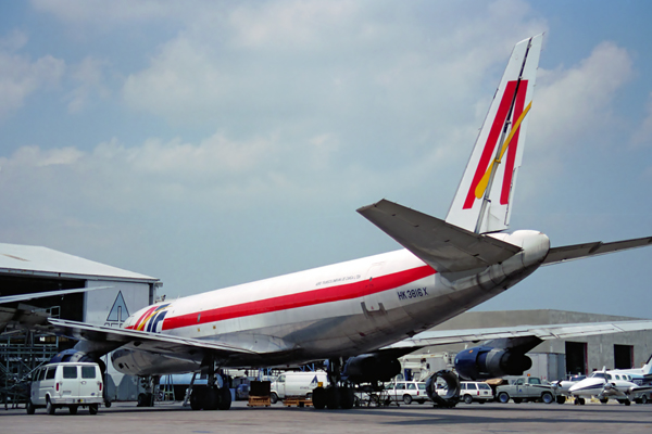 AERO TRANSCOLOMBIANA DC8 51F MIA RF 898 19.jpg
