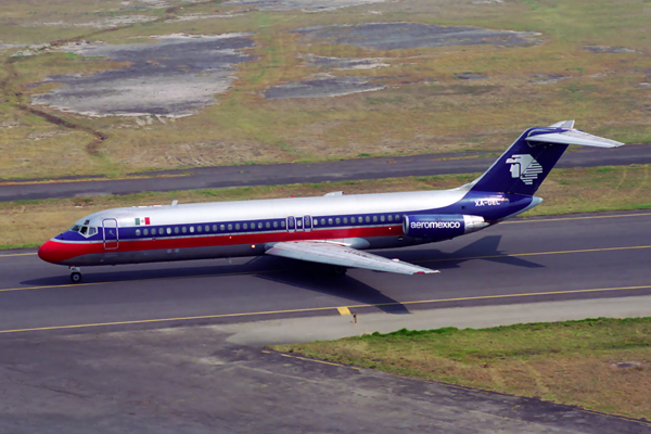 AEROMEXICO DC9 30 MEX RF 894 30.jpg