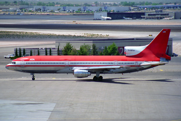 AMERICAN TRANS AIR  LOCKHEED L1011 LAS RF 891 4.jpg