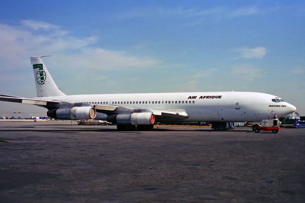 AIR AFRIQUE BOEING 707F RF 915 36.jpg