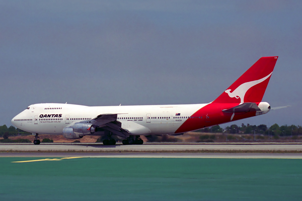 QANTAS BOEING 747 200M LAX RF 921 15.jpg