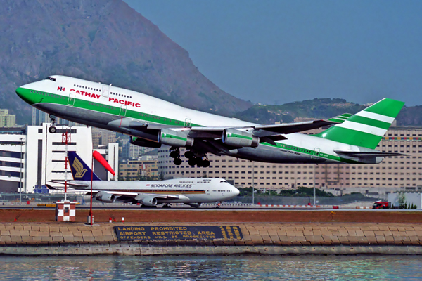 CATHAY PACIFIC BOEING 747 400 HKG RF 992 26.jpg