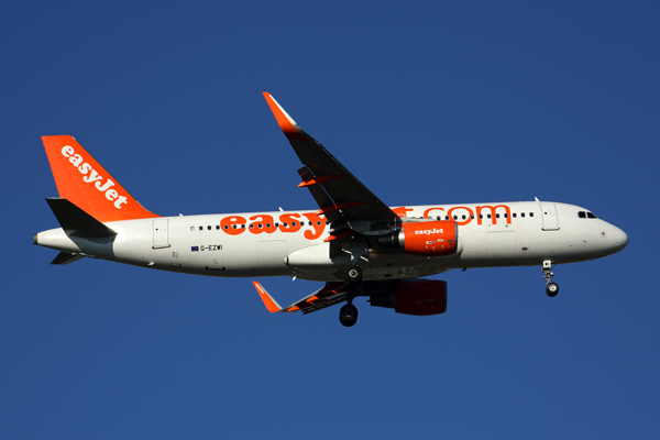 EASYJET AIRBUS A320 MAD RF 5K5A7499.jpg