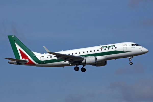 ALITALIA EMBRAER 175 FCO RF 5K5A8043.jpg