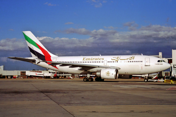 EMIRATES AIRBUS A310 300 MEL RF 1108 15.jpg