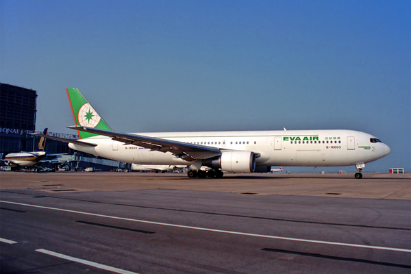 EVA AIR BOEING 767 300 MFM RF 1195 5.jpg