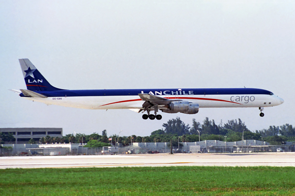 LAN CHILE CARGO DC8 73CF MIA RF 1386 19.jpg