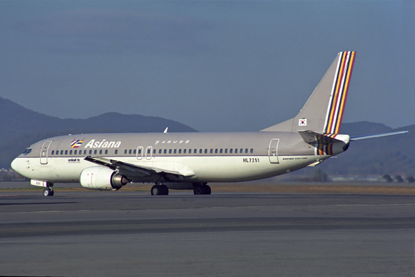 ASIANA BOEING 737 400 GMP RF 1437 20.jpg