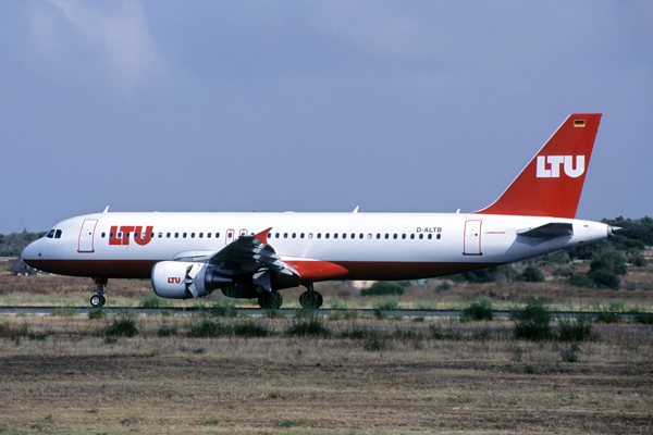 LTU AIRBUS A320 PMI RF V4626.jpg