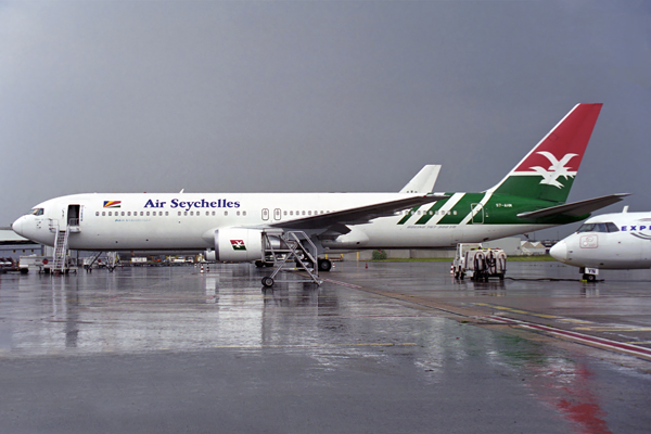 AIR SEYCHELLES BOEING 767 300 CDG RF 1547 24.jpg