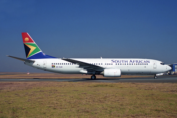 SOUTH AFRICAN BOEING 737 800 JNB RF 1571 10.jpg