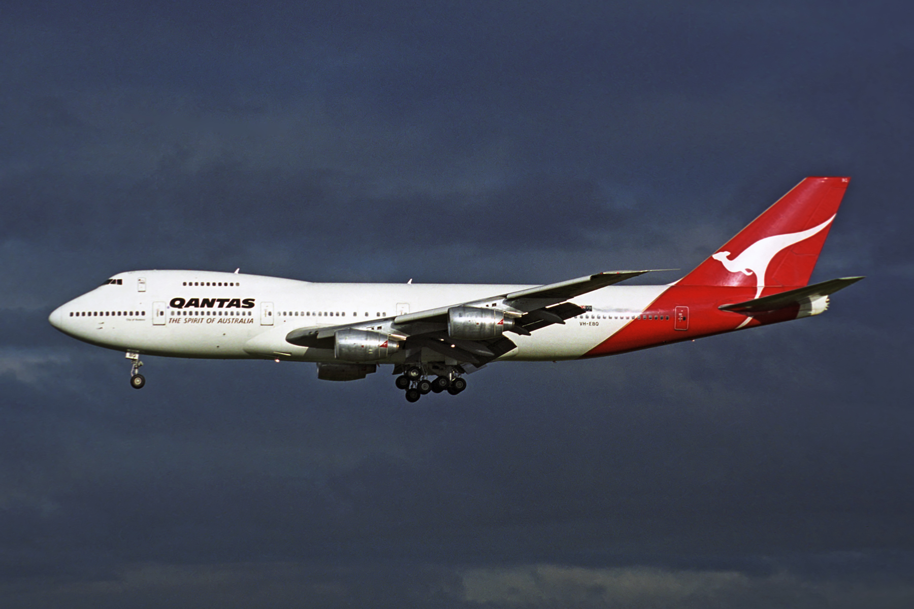 QANTAS BOEING 747 200 SYD RF 1617 36.jpg