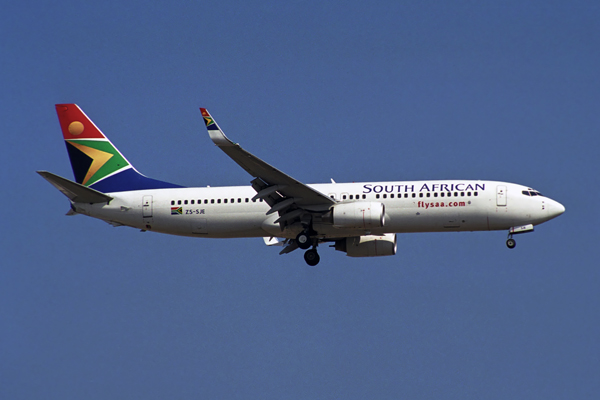 SOUTH AFRICAN BOEING 737 800 JNB RF 1665 28.jpg